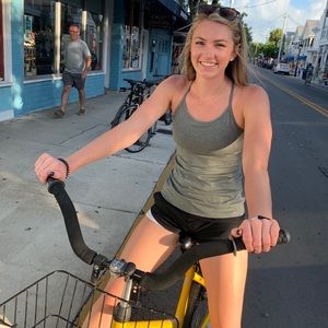 Meet your Posher, Leah